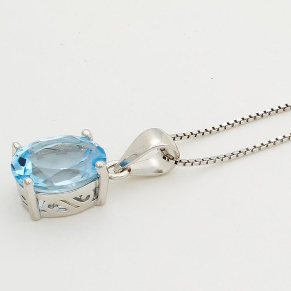 Jewelry - Sterling Silver Genuine Topaz Necklace